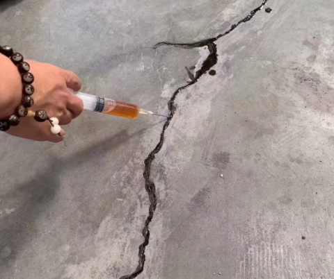 定日混凝土裂缝修补技术详解​